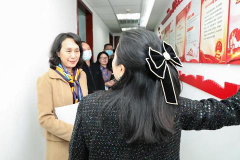 罗湖区人大常委副主任谭会茹一行莅临NG体育调研
