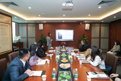 罗湖区人大常委副主任谭会茹一行莅临NG体育调研