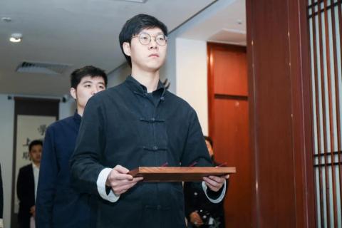 罗湖区人大常委副主任谭会茹一行莅临NG体育调研